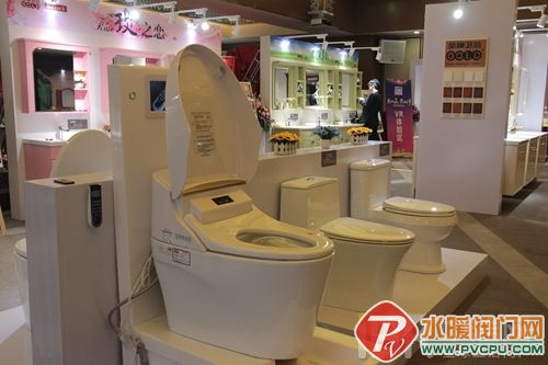 金牌卫浴18岁成人礼 曾小羚说了什么？