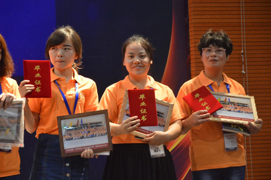 1-1509121S121421.jpg